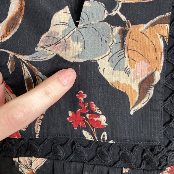 Anthropologie Maeve odetta black floral and bird print bell sleeve shirt - Picture 15 of 15